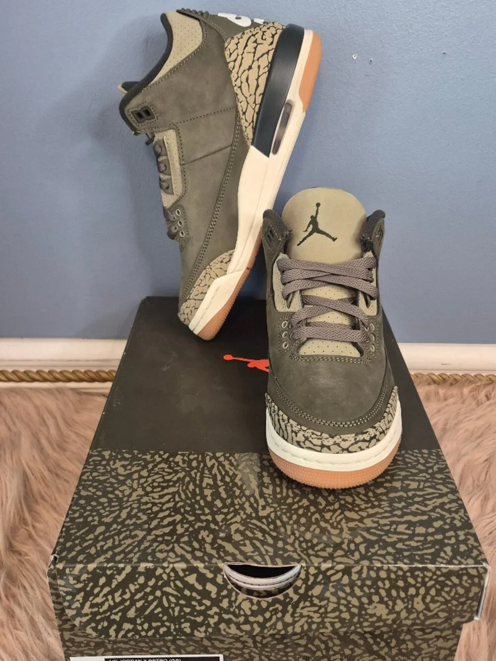NWB NIKE Jordan Retro 3 Basketball Sneakers - W6